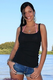 Janessa Brazil Hot Tight Jeans - pics 00