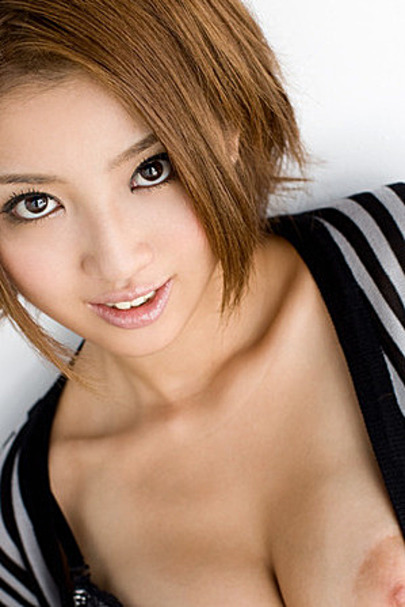 Mai Uzuki Busty Asian Babe - pics 12